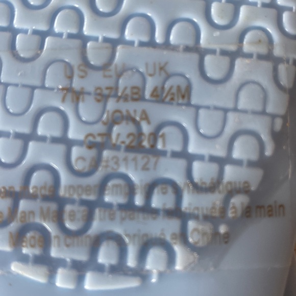 Never worn only tried on in store Blue DKNY jelly flip flops size 7 - Picture 4 of 5